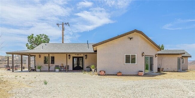 Building Photo - 33110 Hillside Dr Rental