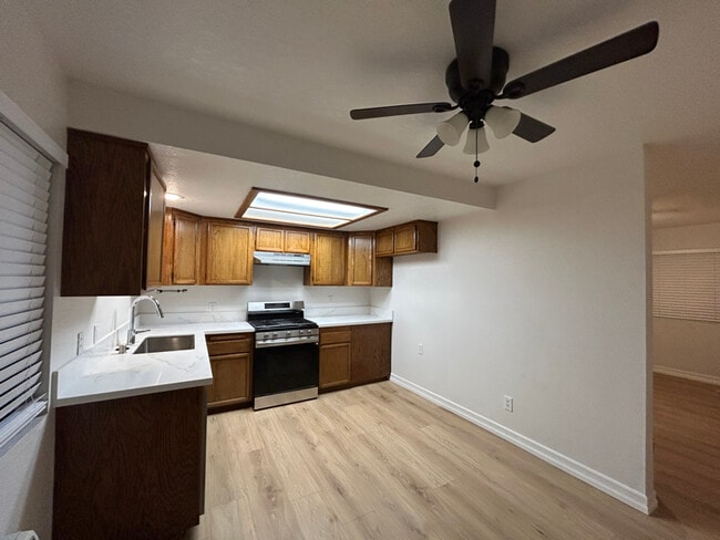 Photo - 10154 McClemont Ave