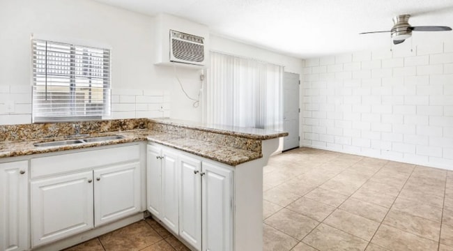 Photo - 34976 Ave A Unit B