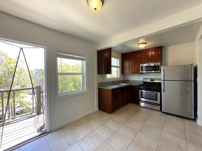 Photo - 4327 McClintock St