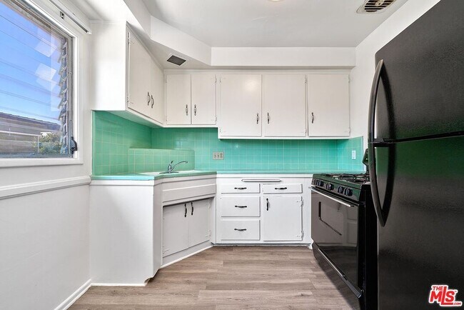 Photo - 742 S Plymouth Blvd Unit 3