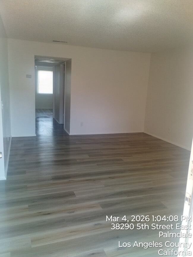 Photo - 38290 5th St E