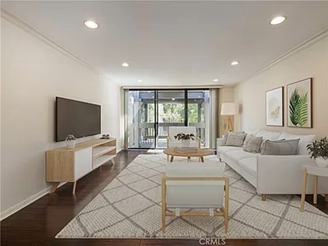 Photo - Top Floor 2bd/2ba Condo in the Heart of Playa Del Rey!