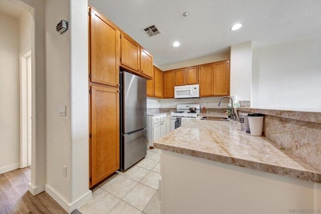 Photo - 1583 Sumac Pl