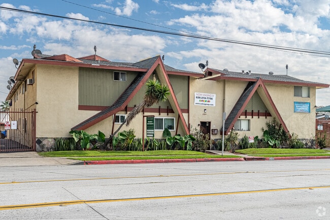 Building Photo - Regency-Baldwin Apartments
