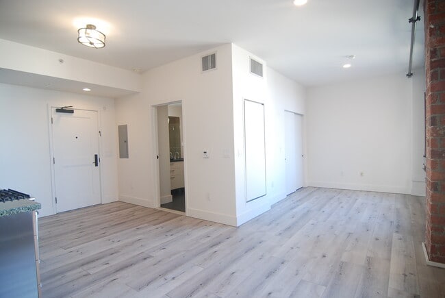 Photo - 460 S Spring St Unit 608