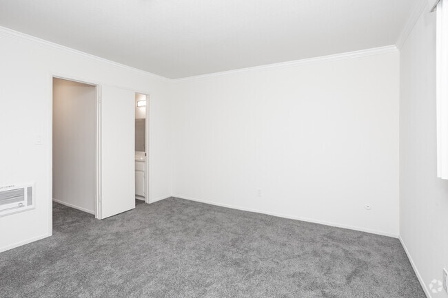 2BR, 2BA - 950SF - First Bedroom - Robin Meadows of Garden Grove