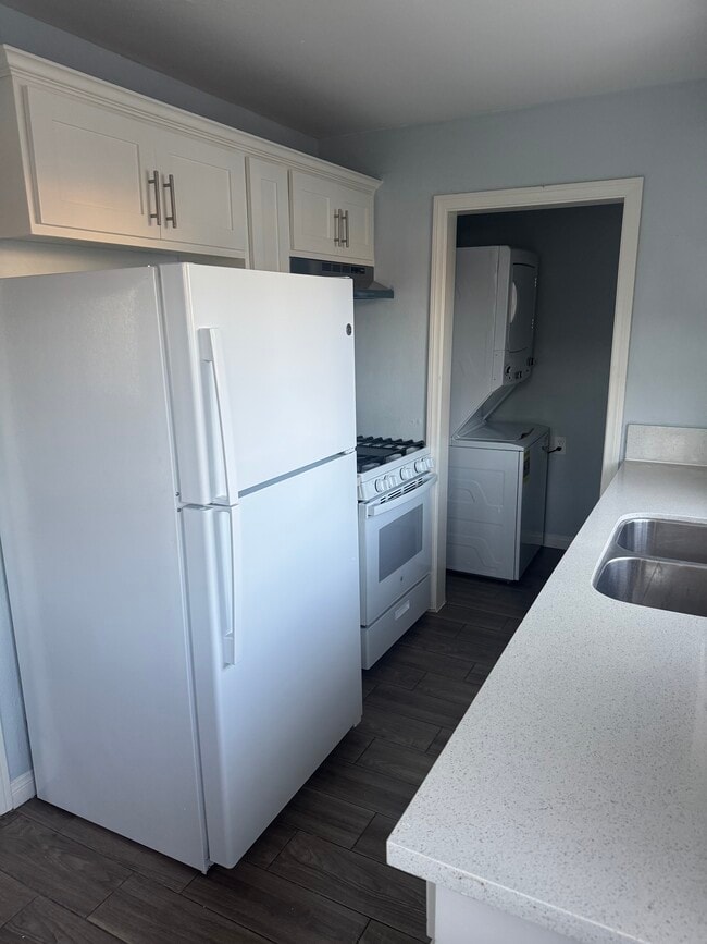 Building Photo - 225 1/2 N Townsend Ave Unit 1