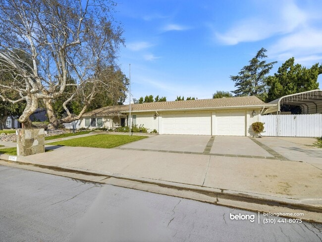 Building Photo - 22243 Craggyview St