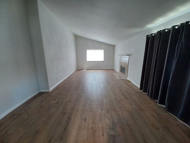 Photo - 789 Hildale Cir