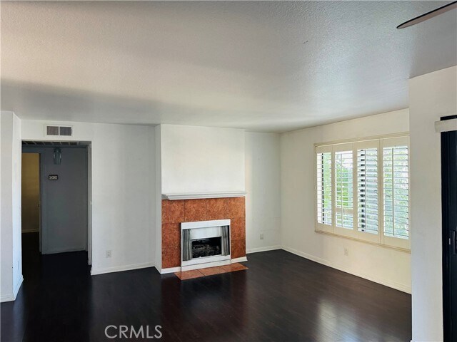 Photo - 1237 E 6th St Unit 205