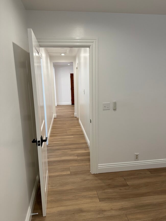 Hallway - 5412 Baldwin Ave