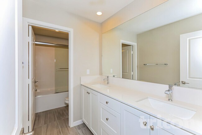 Photo - 31585 Dwight Dr