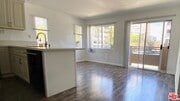 Photo - 701 S Kingsley Dr House