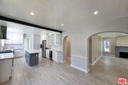 Photo - 1152 S Hayworth Ave House