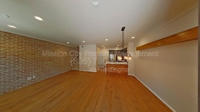 Building Photo - 6600 Calle Koral