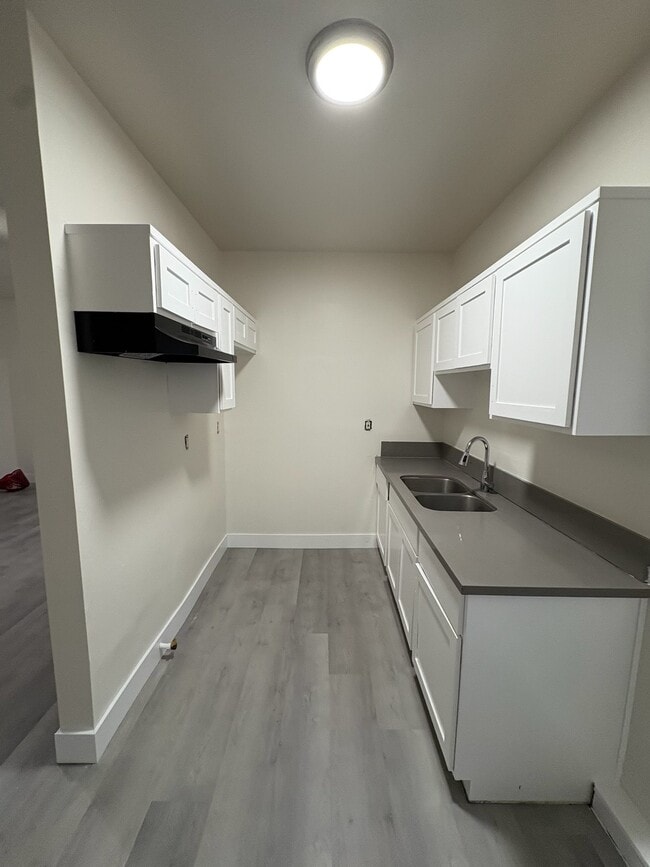 Photo - 1991 Myrtle Ave