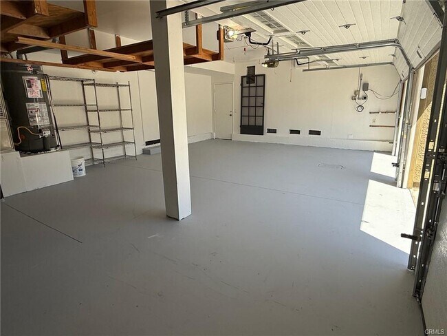 Building Photo - 23 Sillero Rental