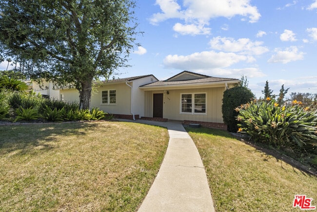 Building Photo - 100 E Kenneth Rd