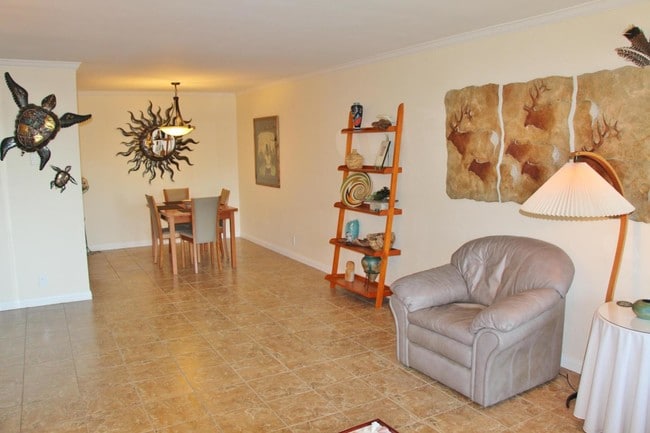 Dining Area - 2727 Miradero Dr Unit 303