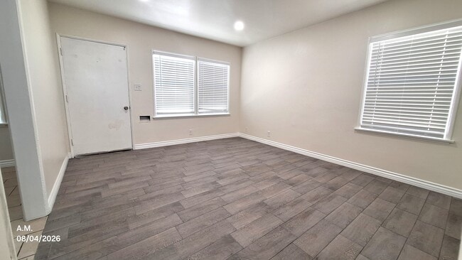 Photo - 4033 W El Segundo Blvd Unit D