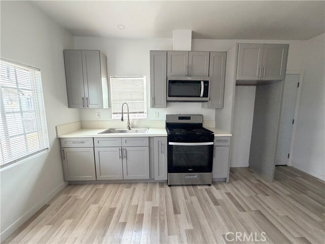 Photo - 1020 W 67th St