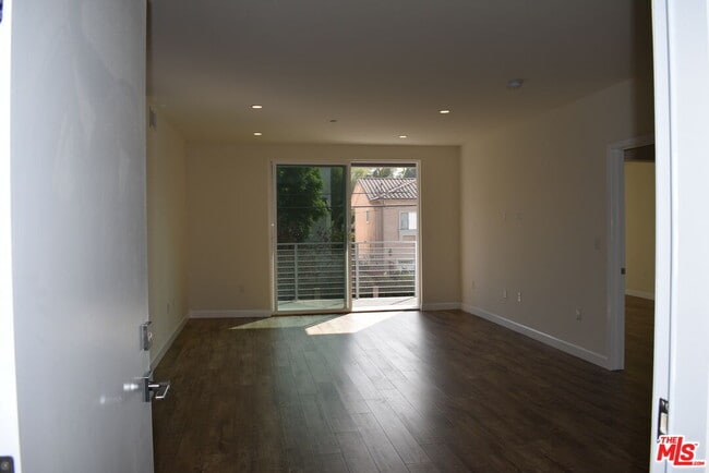 Photo - 4504 Colbath Ave