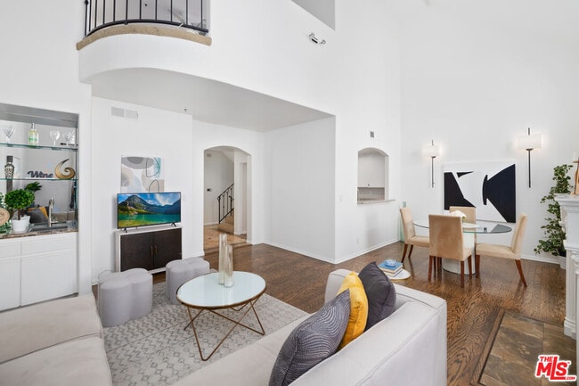 Photo - 930 N Doheny Dr Unit 415