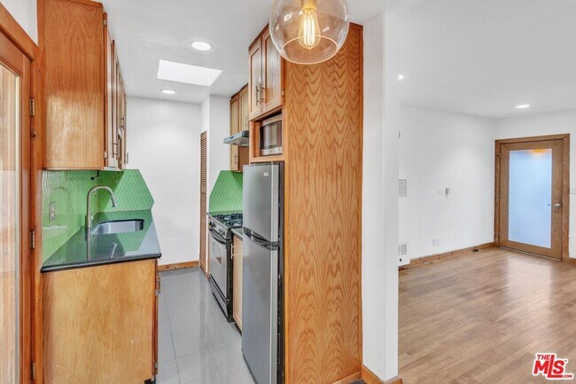 Photo - 1405 Ocean Park Blvd Unit B