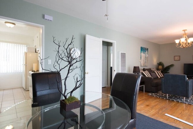 Photo - 722 N Edinburgh Ave