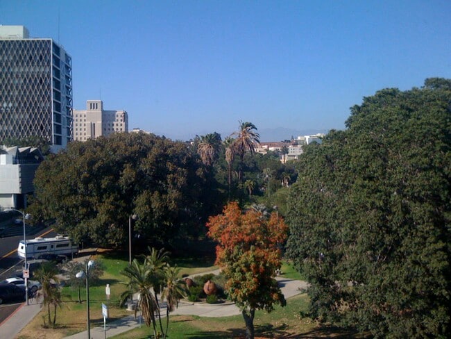 Photo - 2412 W 7th St Unit 4 B