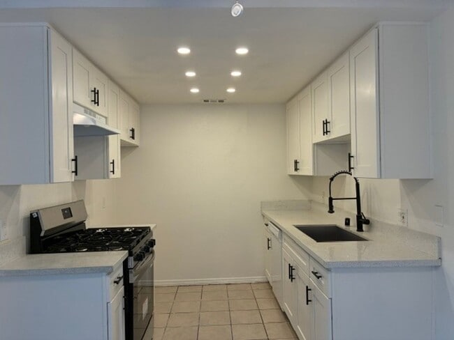 Building Photo - 7832 12th St Unit C