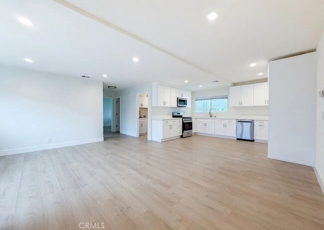 Building Photo - 17903 Dorsey Way