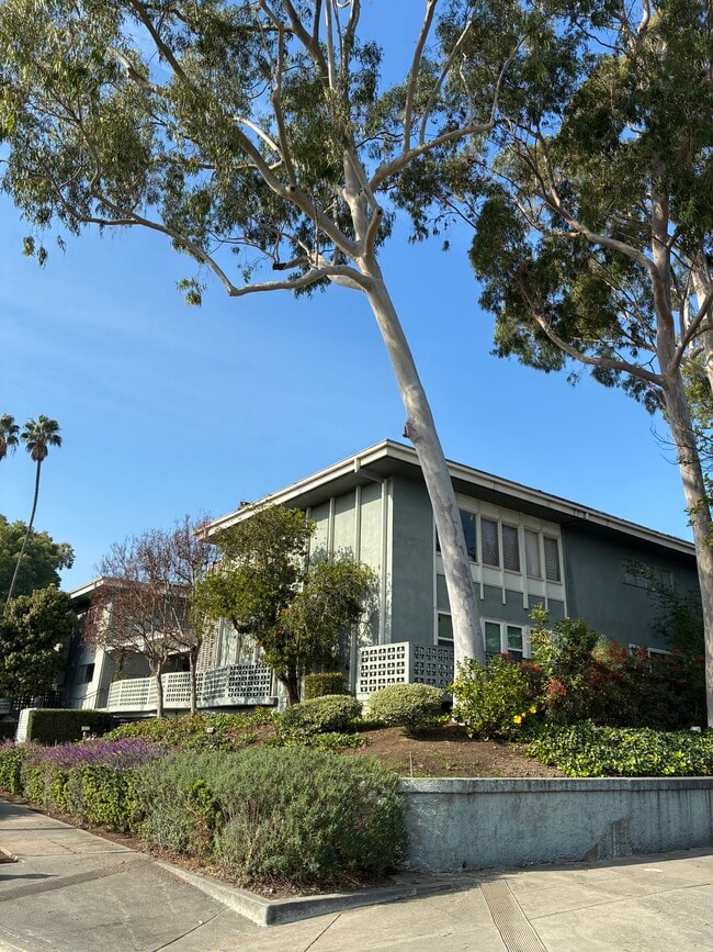 Corner of Building at Fair Oaks Ave. - 1520 Spruce St Unit #8