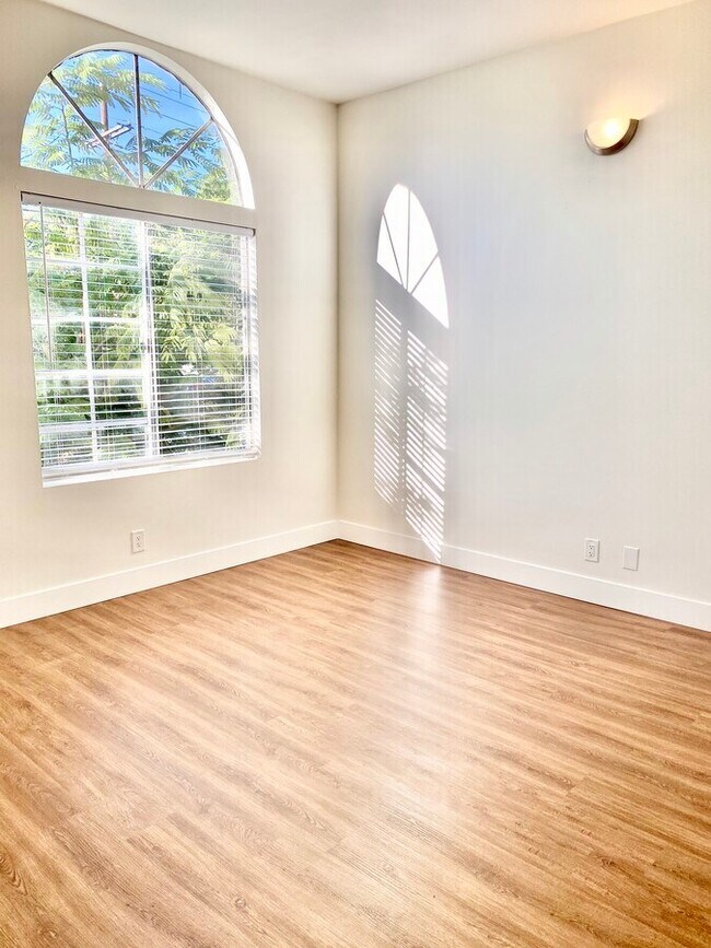 Photo - 2456 Arizona Ave