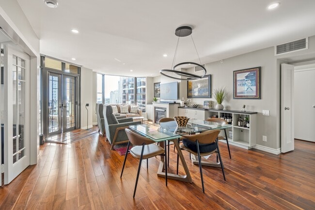 Photo - 500 W Harbor Dr Townhome