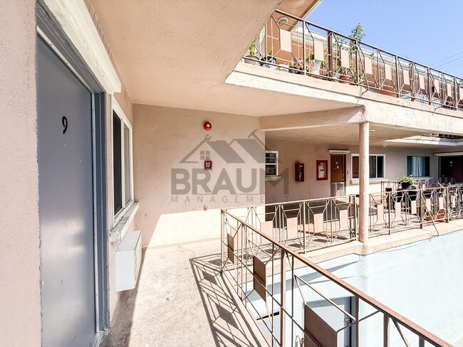 Photo - 13129 Oxnard St Unit 9