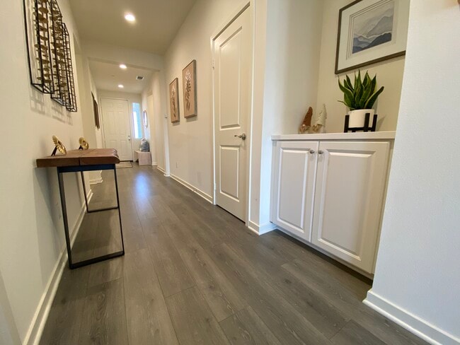 Photo - 45131 Landing Pl