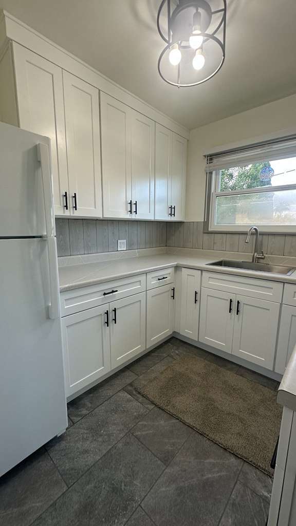 Kitchen - 235 Termino Ave Unit 7