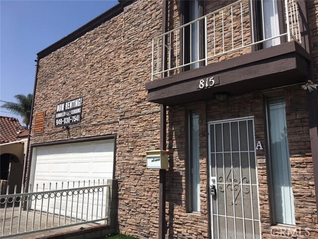 Building Photo - 815 N Rose Ave Unit L