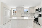 Photo - 19008 Hartland St