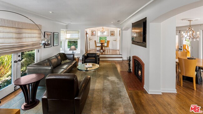 Photo - 1417 Queens Rd