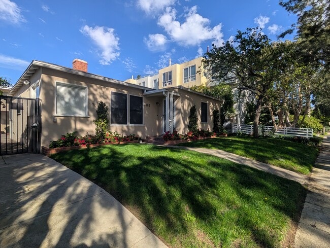 Building Photo - 1007 Pacific St Unit A