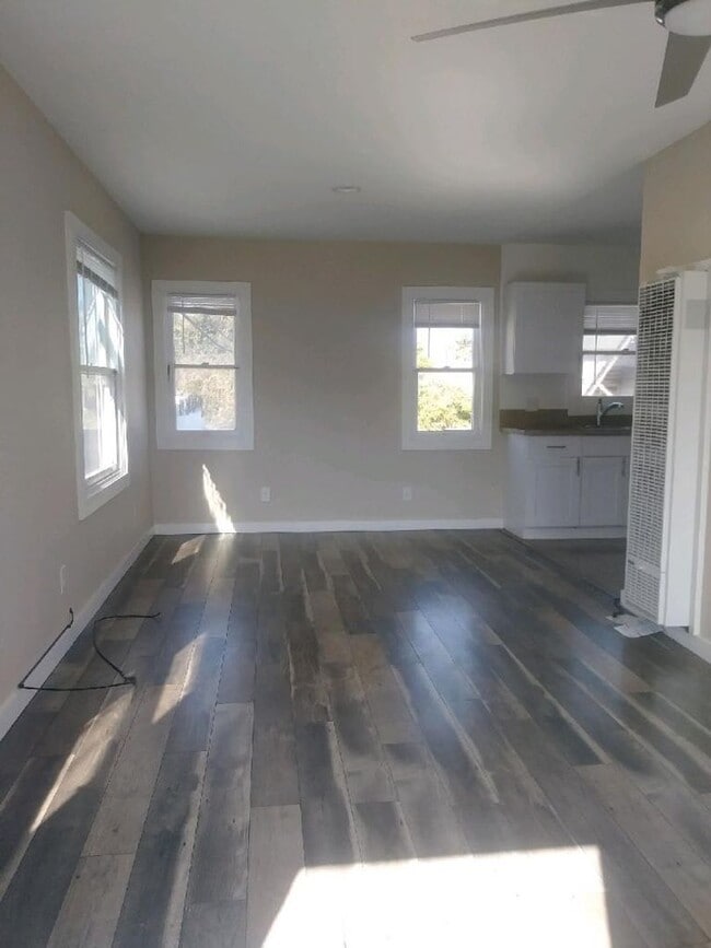 Photo - 219 W 7th St Unit 722