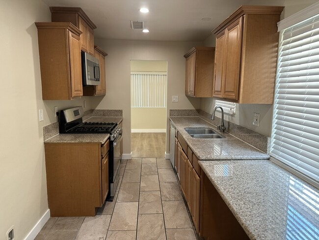 Building Photo - 21035 Bryant St Unit 2