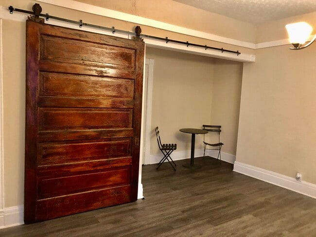 Photo - 316 W 4th St