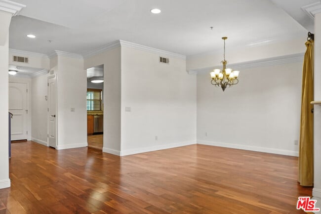 Photo - 1050 N Edinburgh Ave Unit 303