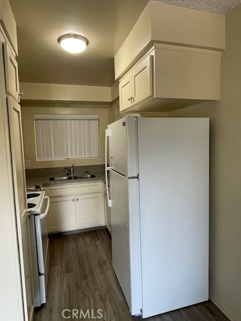 Photo - 545 N Holliston Ave Unit 2