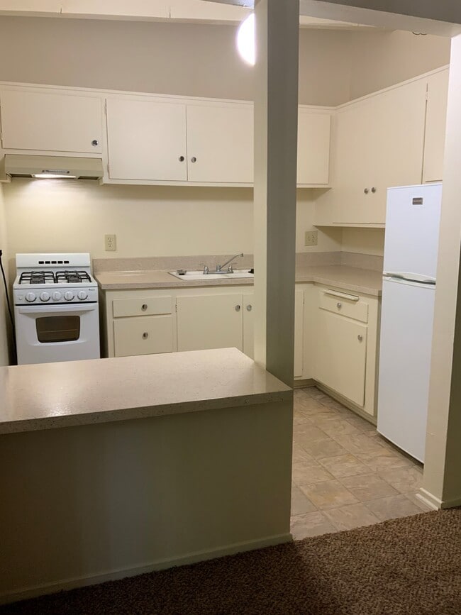 Photo - Royale La Habra