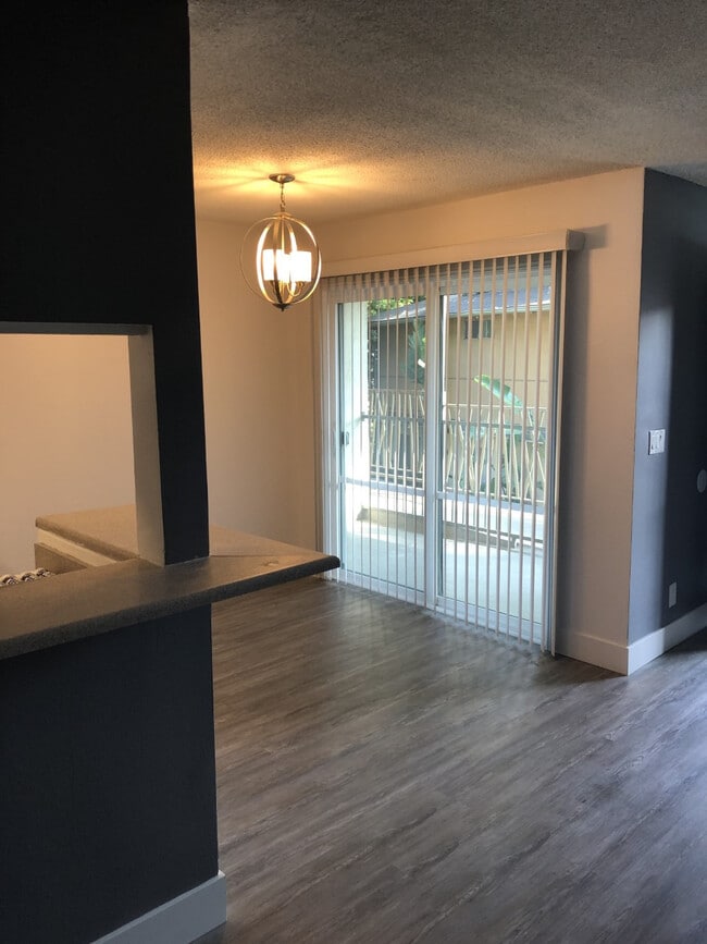 Dinning room - Oasis Apartments